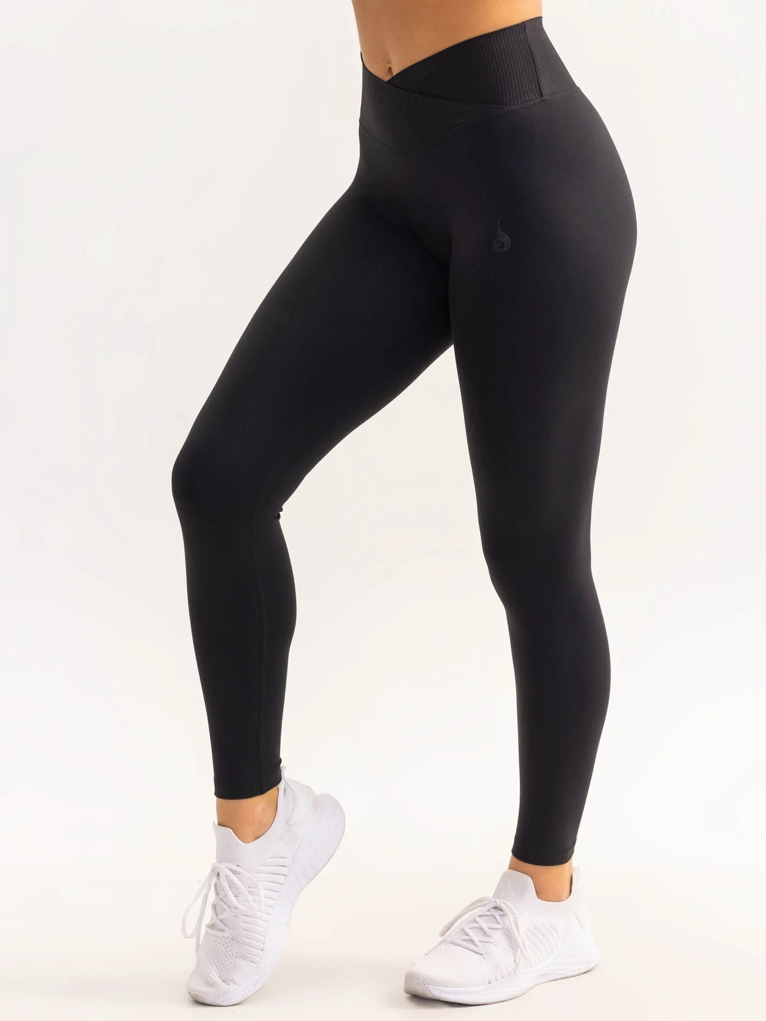 Essential Fit Activate Cross Over Scrunch Leggings - Black