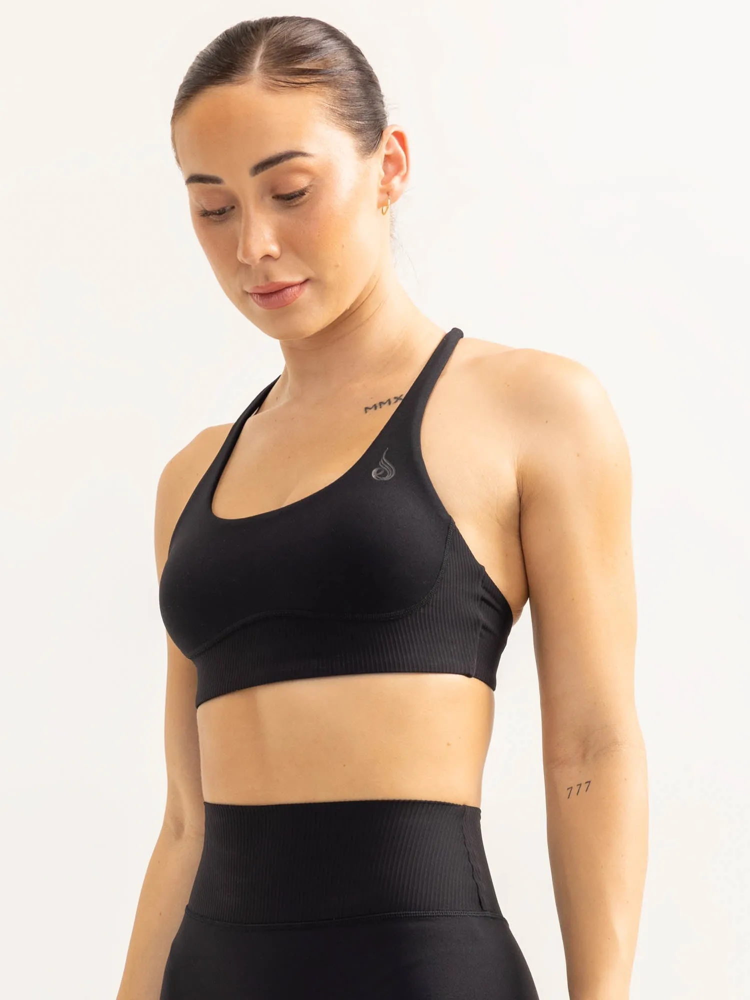 Activate Scoop Neck Sports Bra - Black Easy Structure