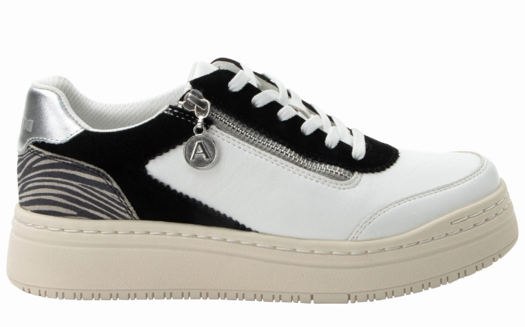 running gait Alegria Averie White