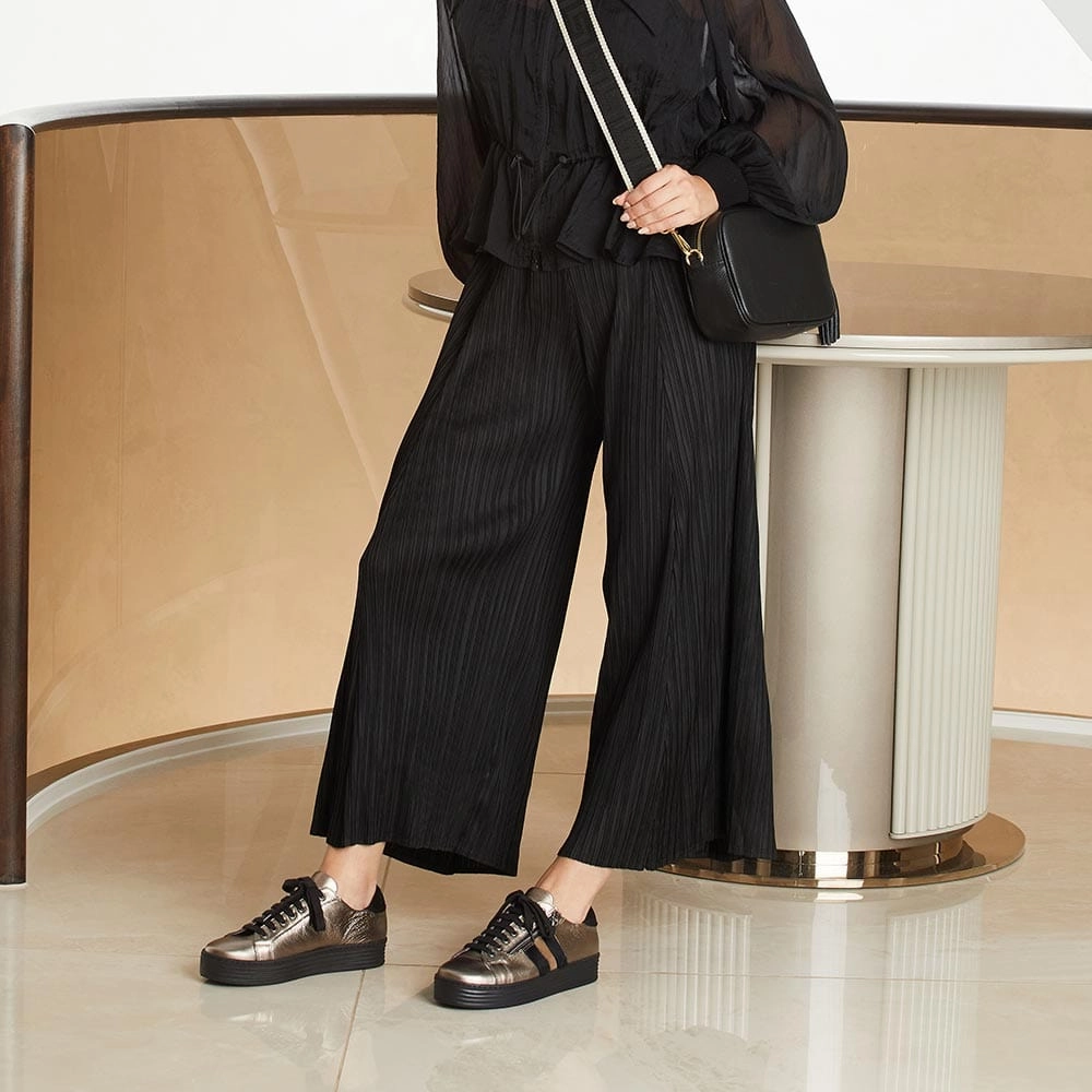 Comfortable Forefoot Harley Stripe: Bronze Leather & Luxe Pony