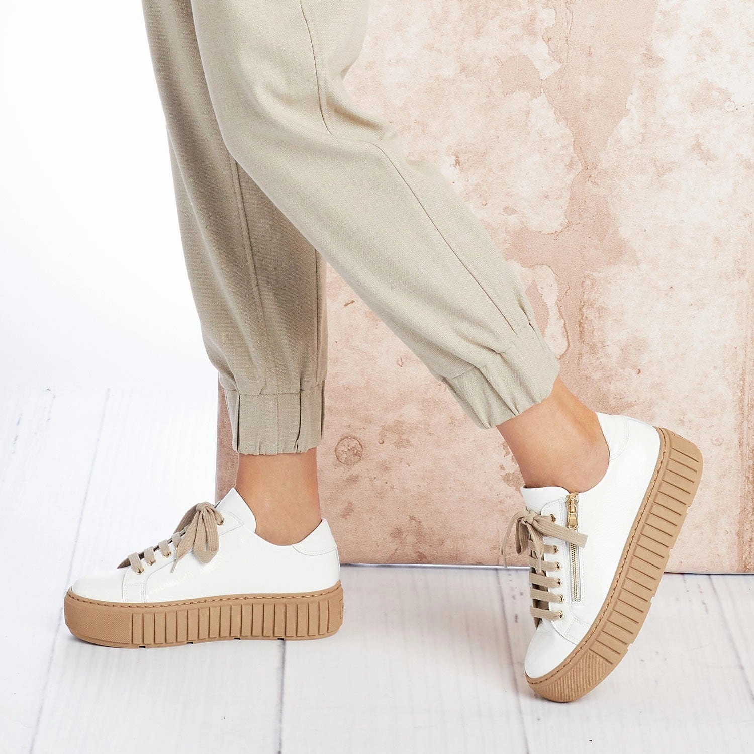 Outfit Match Hyperflex Outsole Track: White Patent Leather