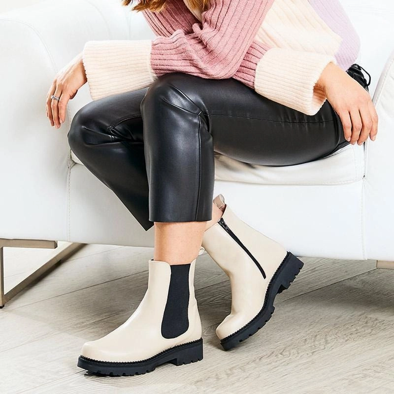 Roxy: Ivory Leather Rugged Comfort Eco Material Rough Trail Hiker