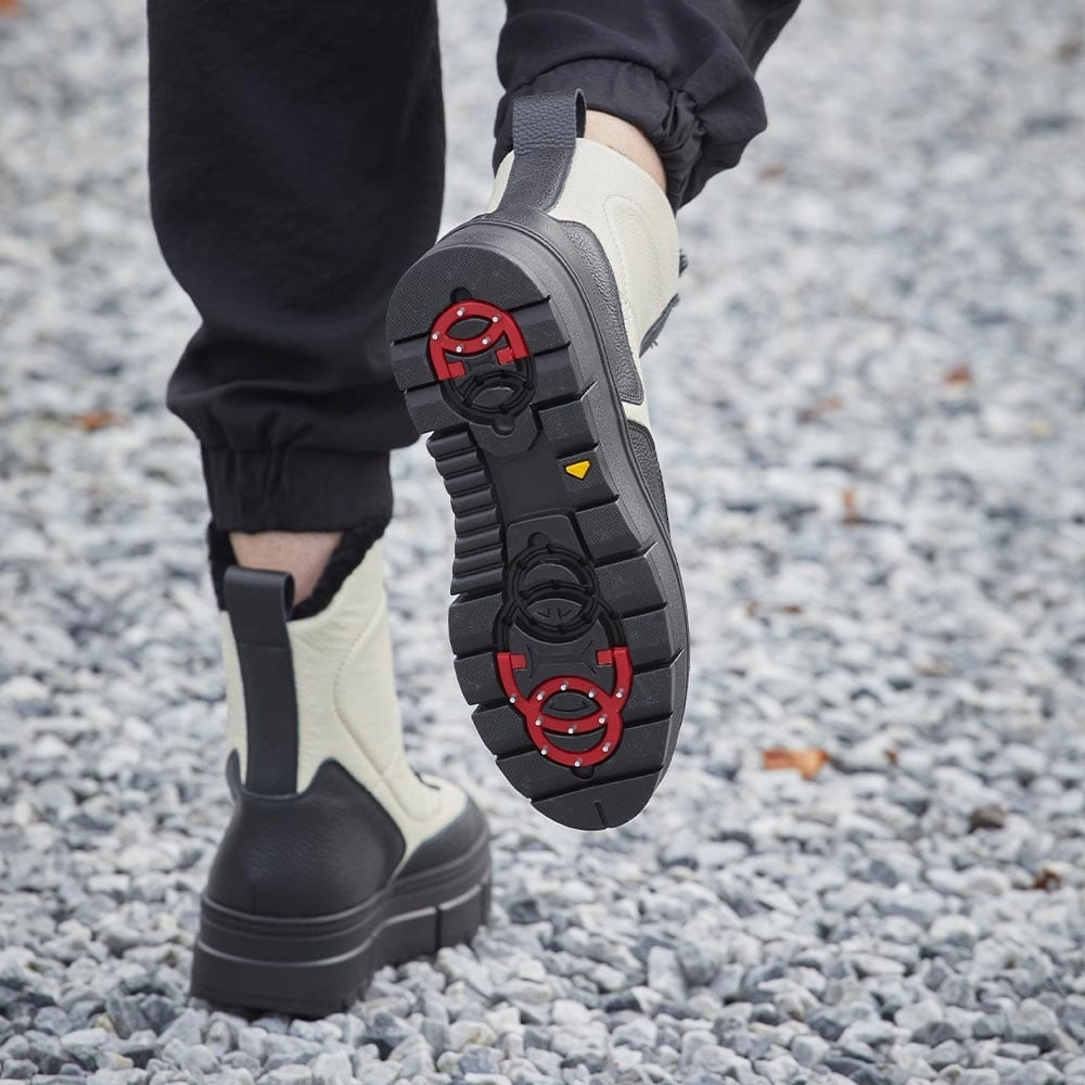 Blizzard: Black & Cream Leather & Shearling Clean Cut pack light