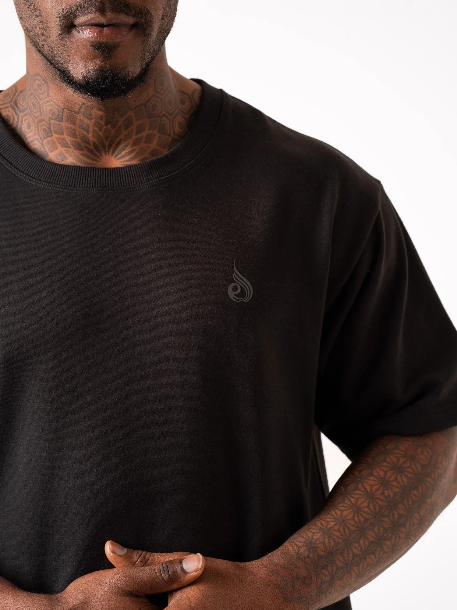 Ultimate Comfort Quick Layering Bonded Seam Construction Throwback Fleece Oversized T-Shirt - Black