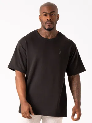 Bonded Seam Construction Throwback Fleece Oversized T-Shirt - Black Simple Cut