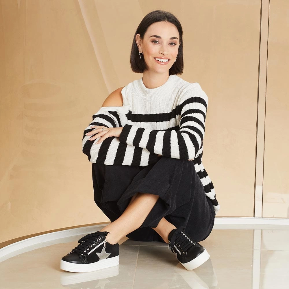 Star: Black Leather & Suede Posture Help Comfort water