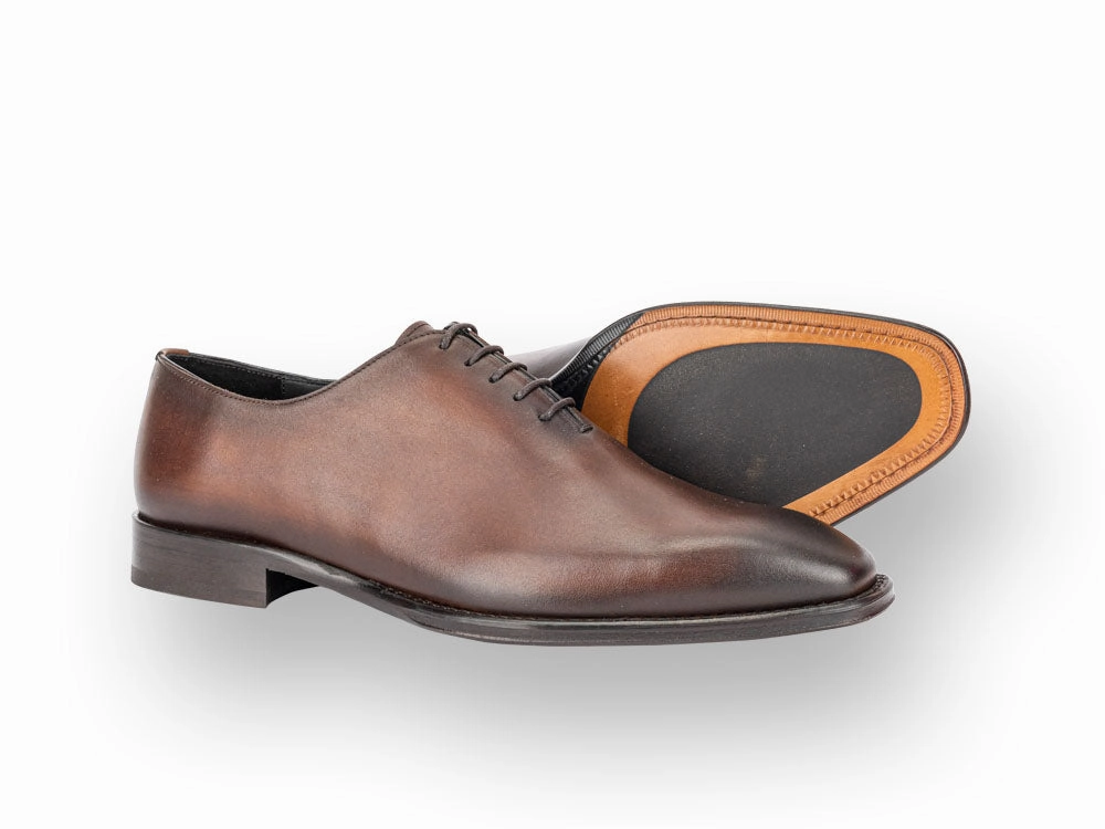 Cesare Tailored Silhouette Daily Commute Chic Step