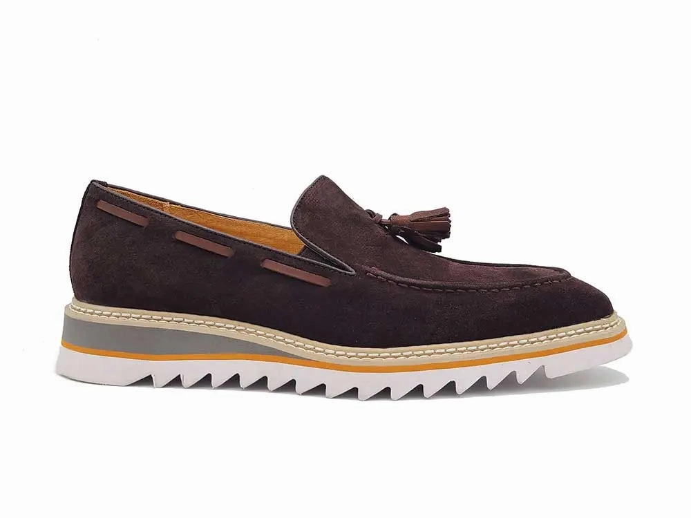 Mocassin v??nitien en daim avec pompon en cuir de veau Supportive Cushioning