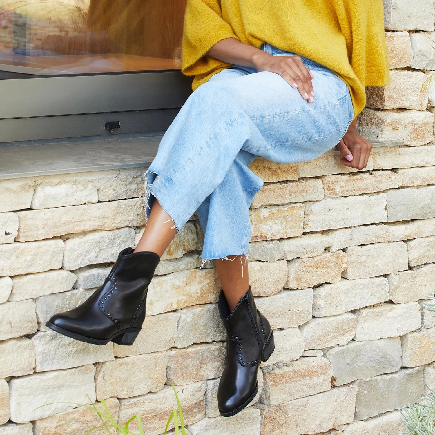 Phoenix: Black Leather Casual Footwear All-Purpose