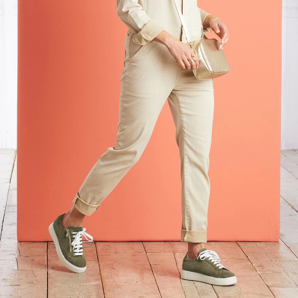 Fresh Style Feather: Pale Olive Suede