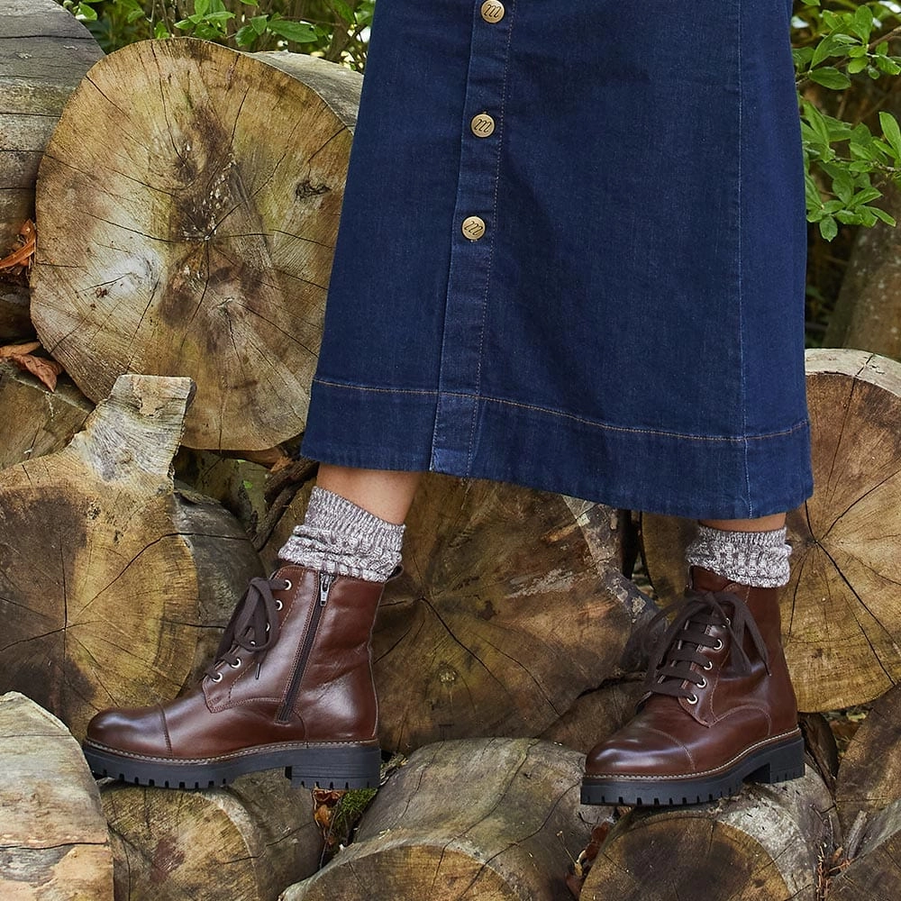 Tread: Chestnut Leather Snow Activity Insulated Adventure Journey