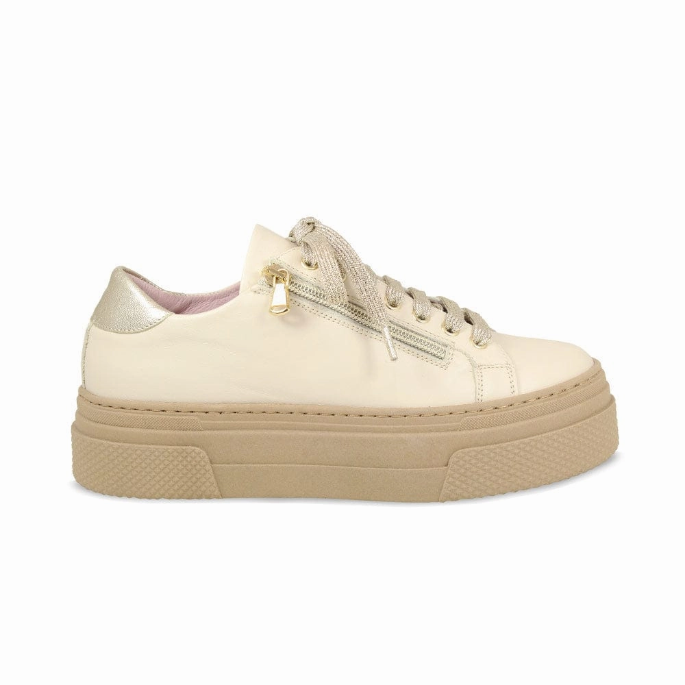 Streetwear Style Diva: Cream Leather