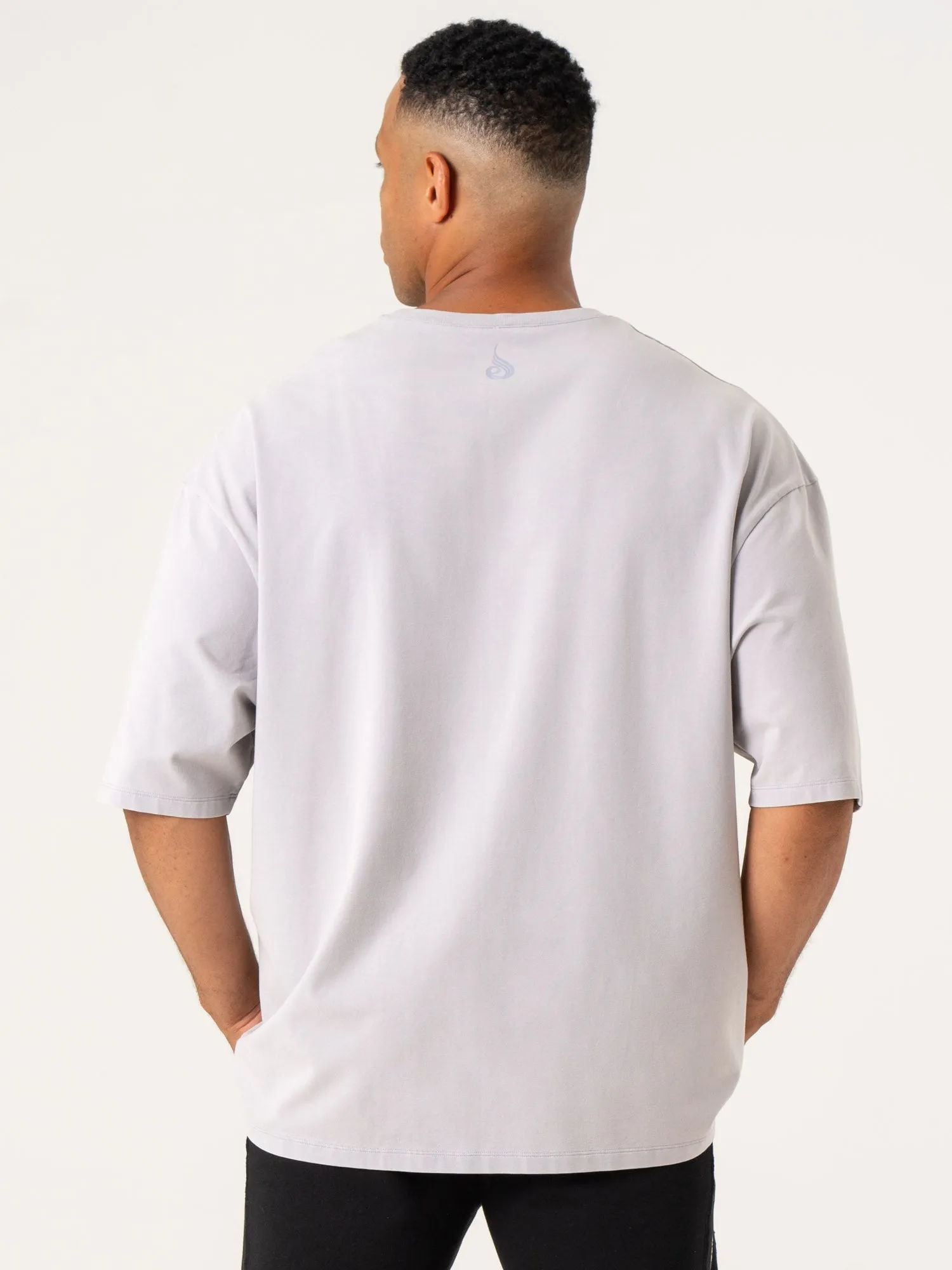 Tailored Silhouette Easy Layering Pursuit Oversized T-Shirt - Lavender Stonewash