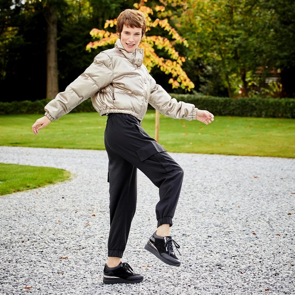 Electra: Black Leather day use Temperature Regulating Fabric