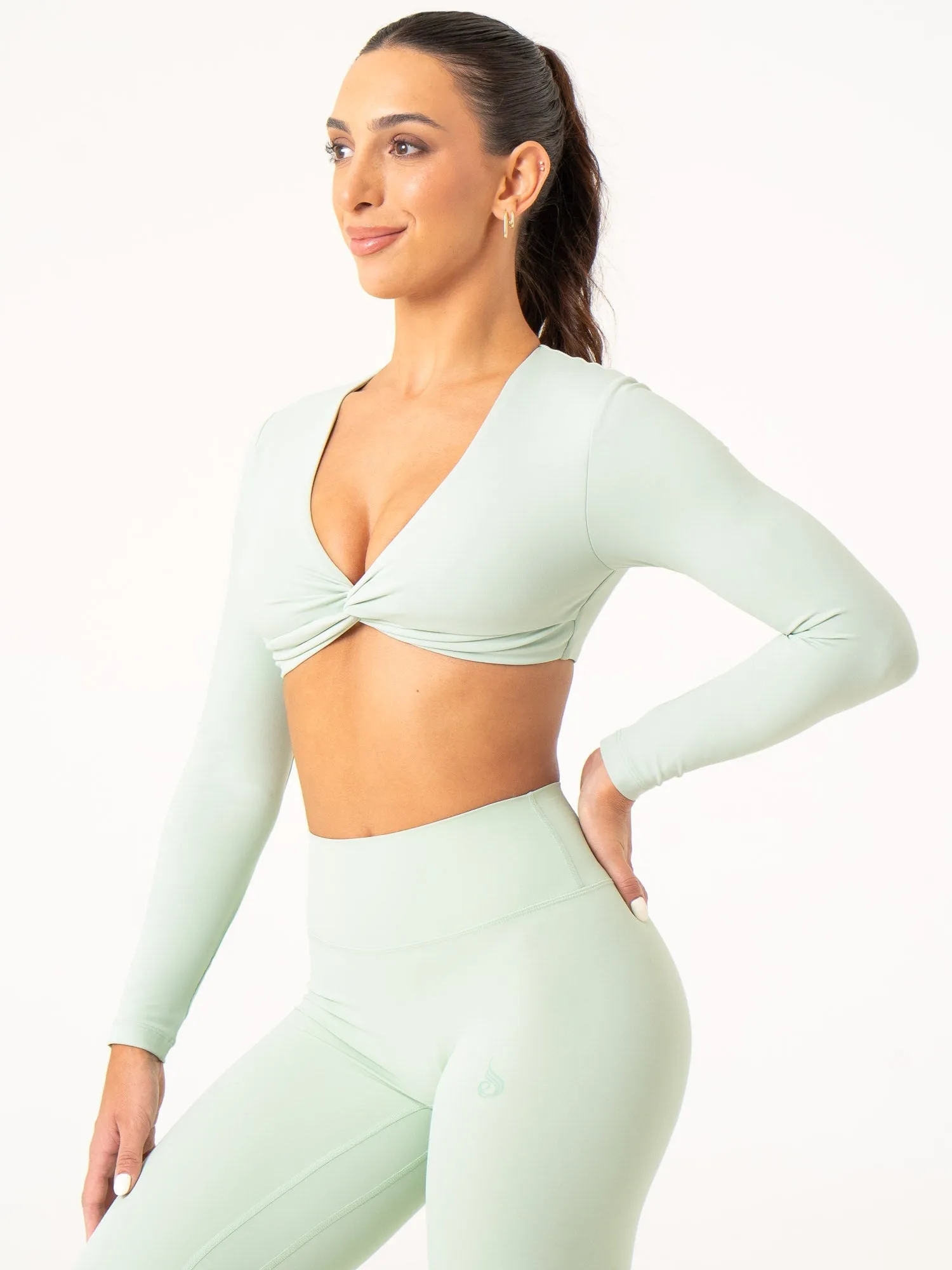 FadeResistant Finish MoistureManagementSystem NKD Knot Long Sleeve Top - Cucumber