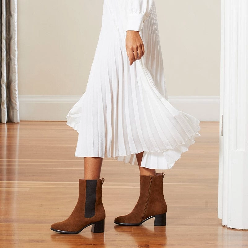 Rugged Build Family Reunion Fern: Tan Suede