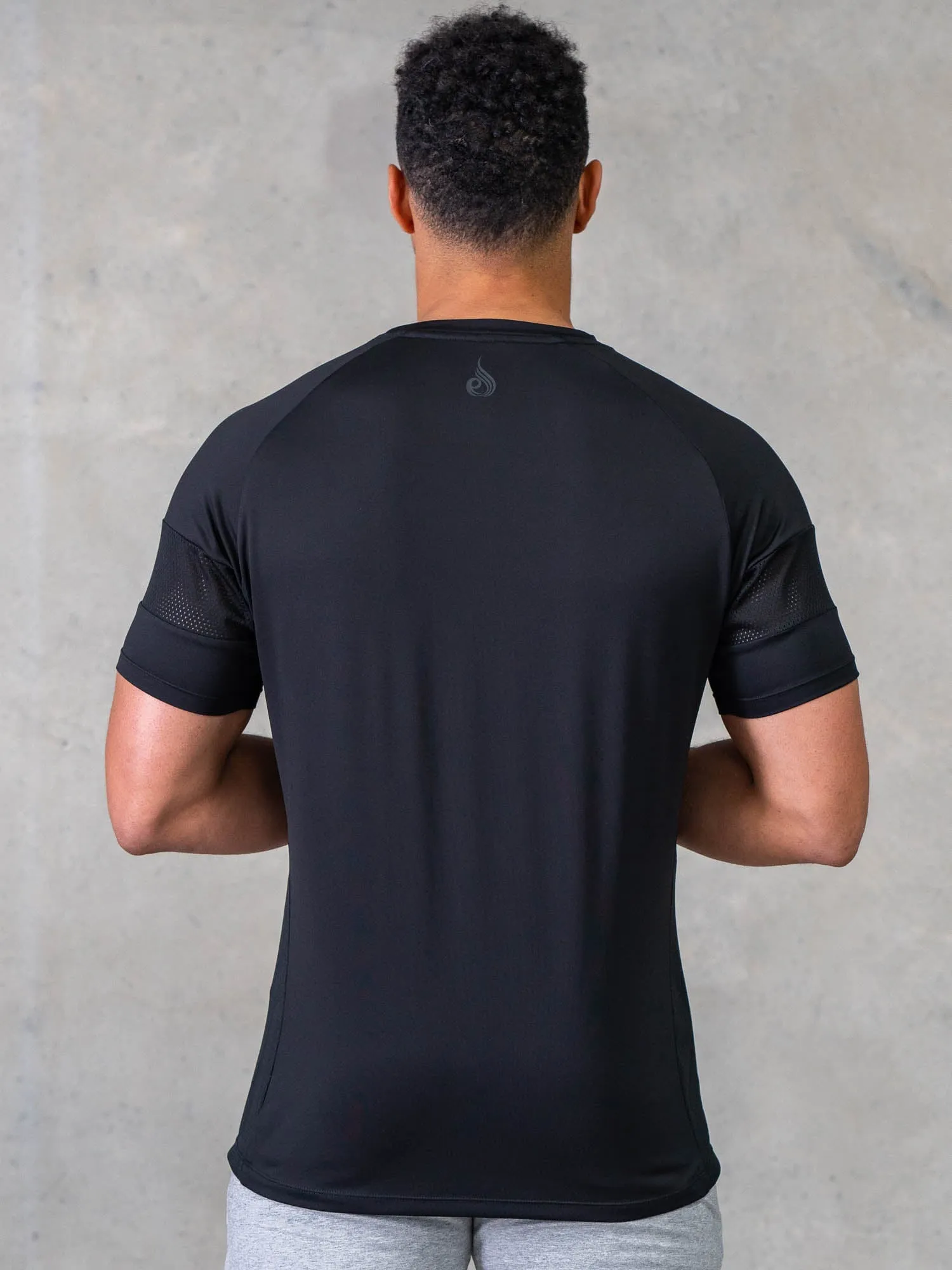 Effortless Layer Reinforced Knees Flex Mesh T-Shirt - Black Stretch Panel
