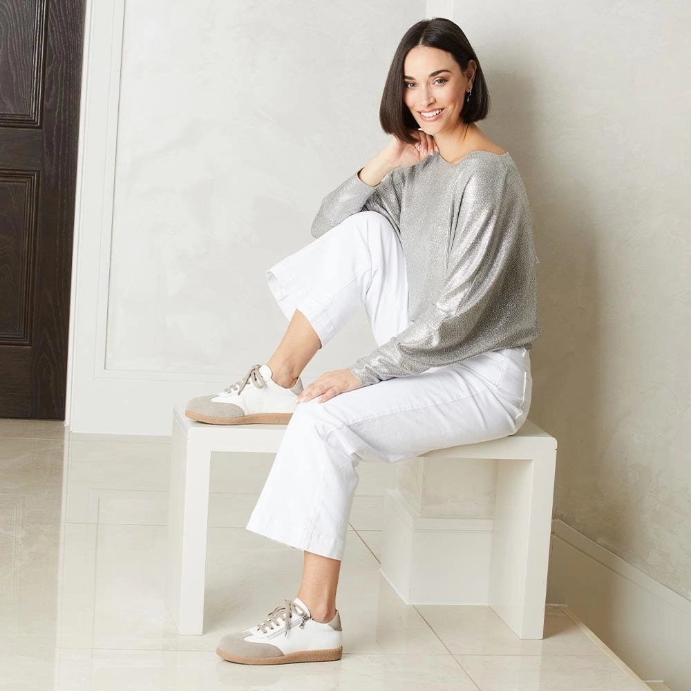 Pixie: White Leather & Taupe Suede Unique grip Weekend Fit