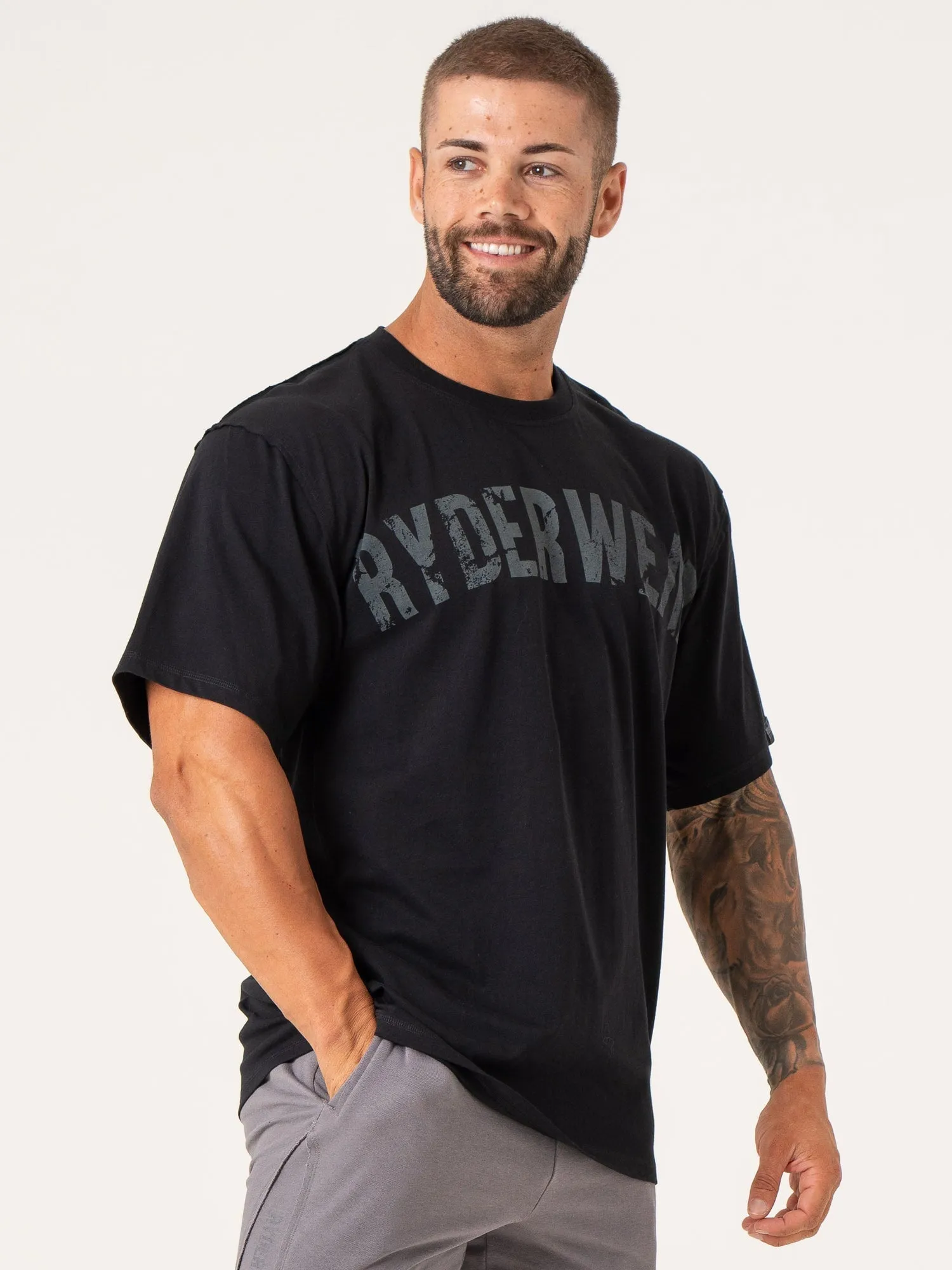 Tear Resistant Design Quick Pack Force Oversized T-Shirt - Black Full Motion