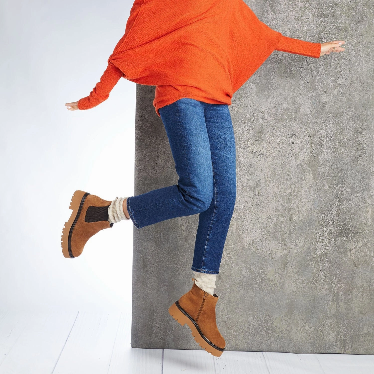 Nylon Material Rhea: Tan Suede