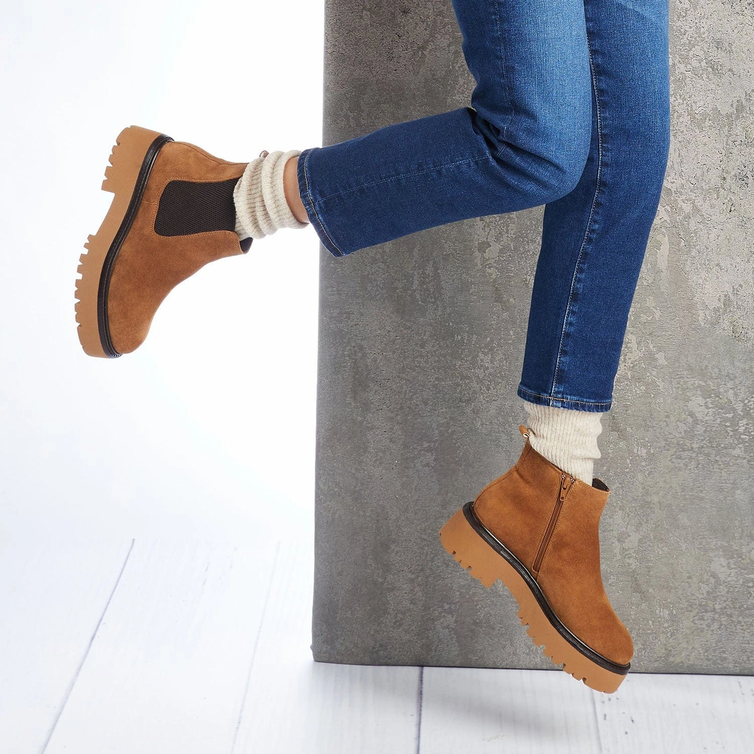Ready Use Adventure Time Rhea: Tan Suede