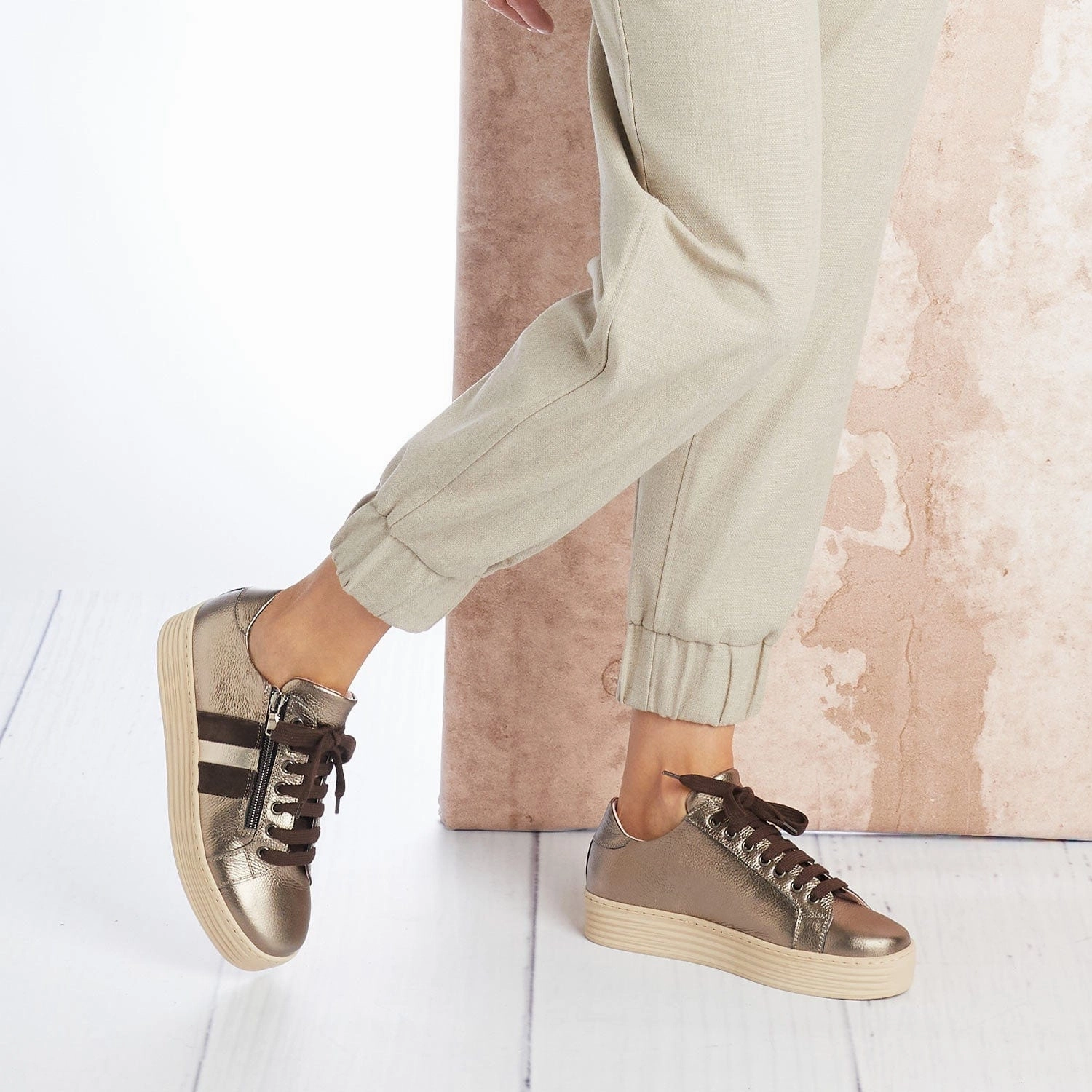 Hampton Stripe: Bronze Leather Light Weight