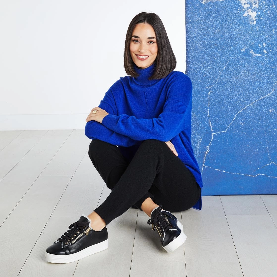 Neutral Footbed Design Harmony: Black Leather & Shearling