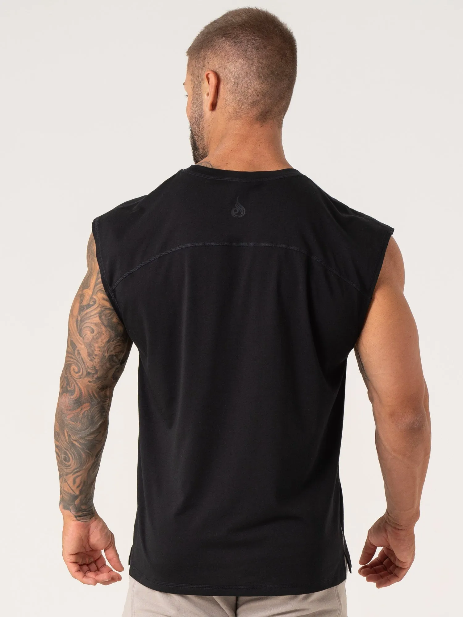 Pursuit Muscle Tank - Black long lasting durability