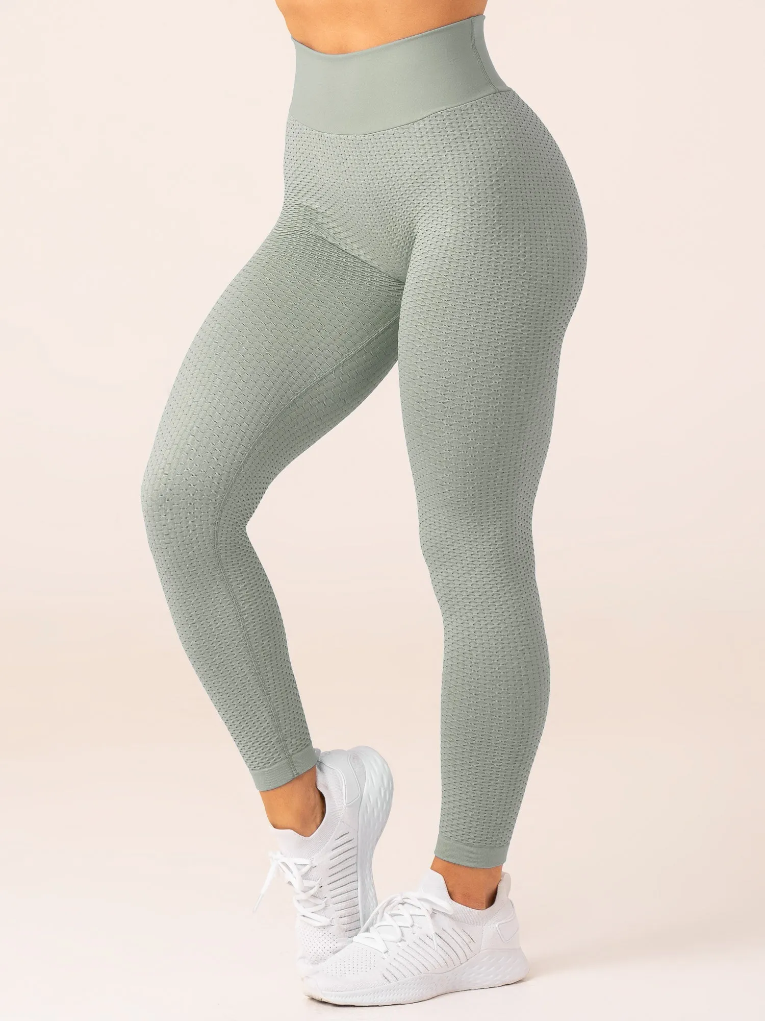 Active Lifestyle Four Way Sporty Wearable Honeycomb Scrunch Seamless Leggings - Sage