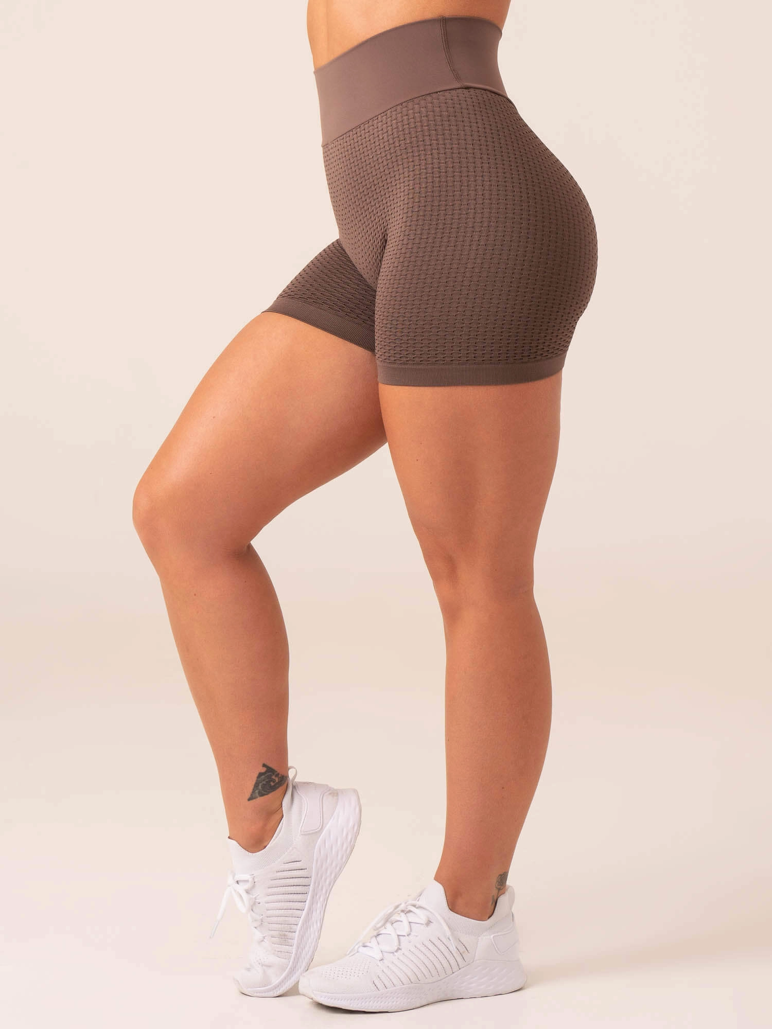 Honeycomb Scrunch Seamless Shorts - Taupe Hot Weather Dynamic Performance