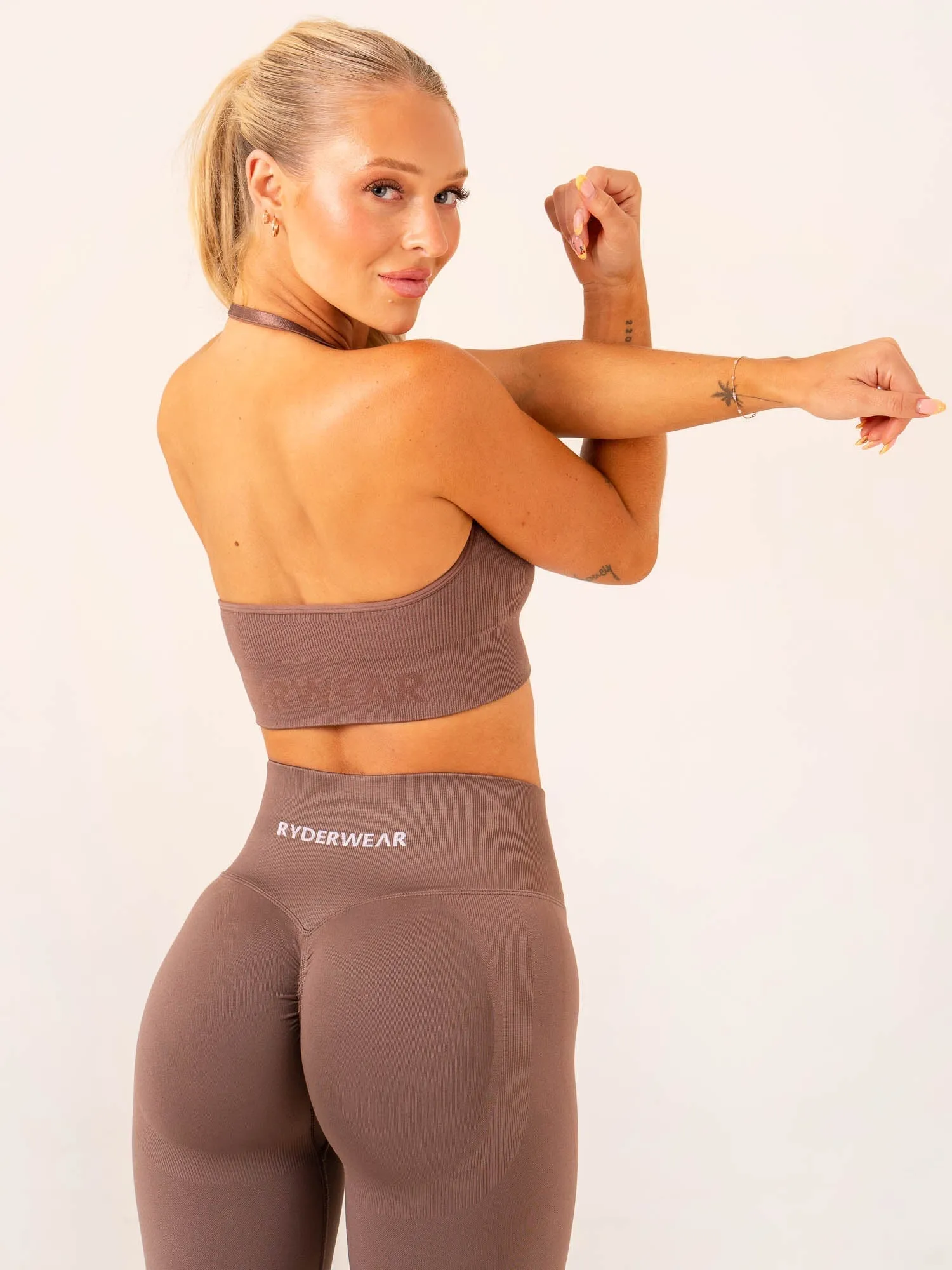 Dance costume Pre-workout preparation Lift Rib Seamless Halter Sports Bra - Deep Taupe