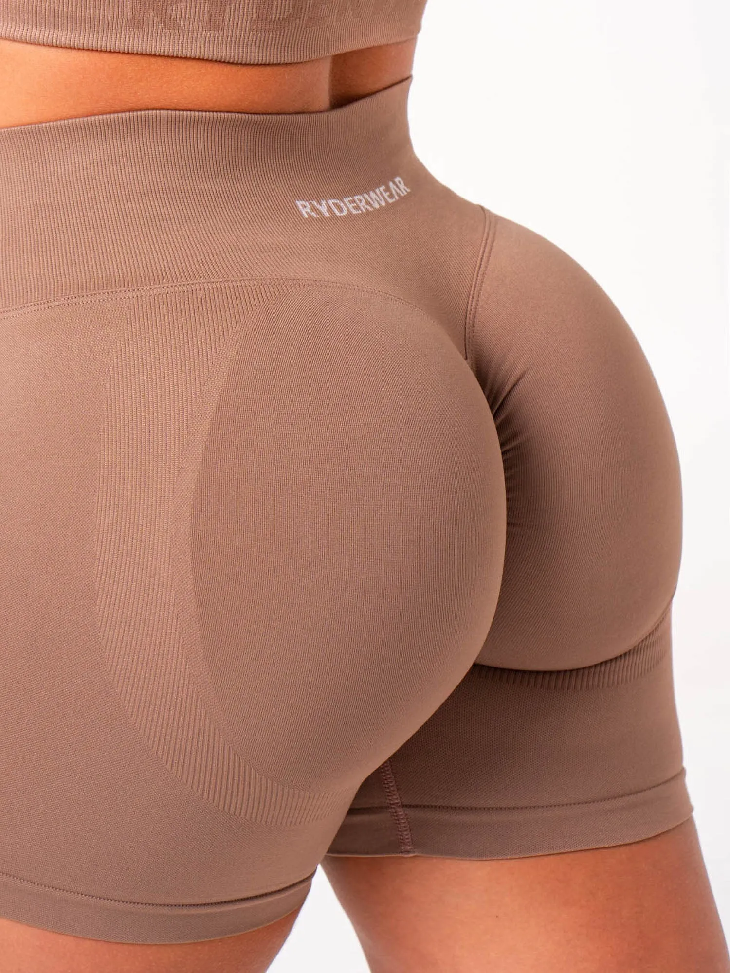 SubtleTexture Lift Scrunch Shorts - Almond