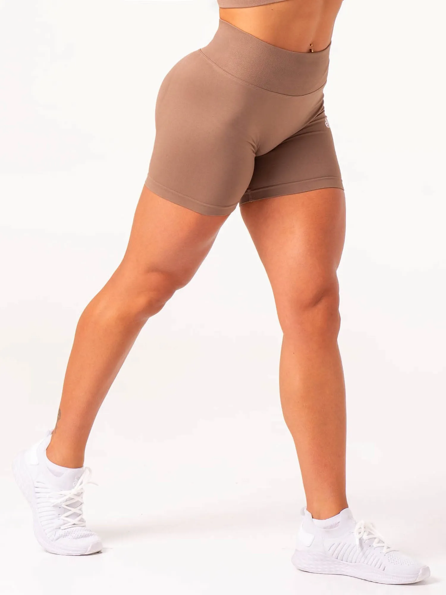 Lift Scrunch Shorts - Almond UVProtectionCoating