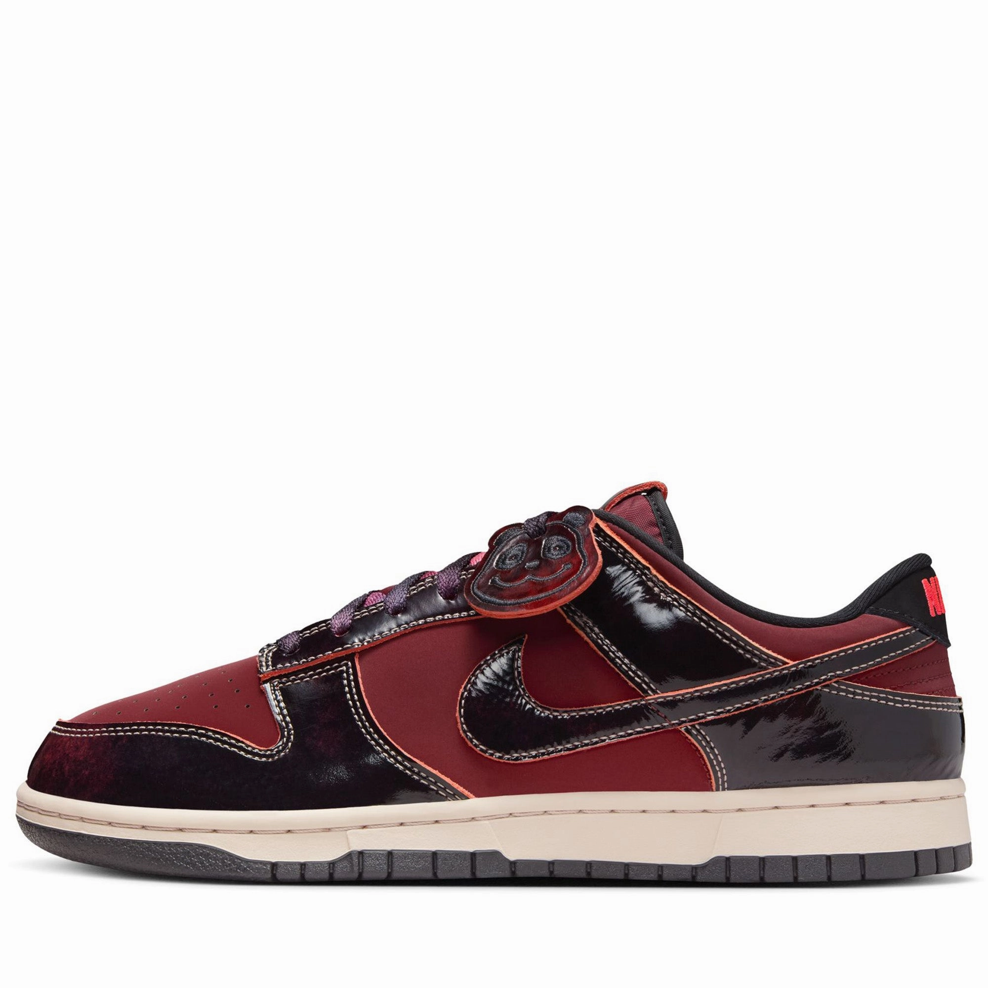 Nike Dunk Low Retro SE 'Red Panda' - Dark Team Red/Solar Red All Setting Relaxed Walk