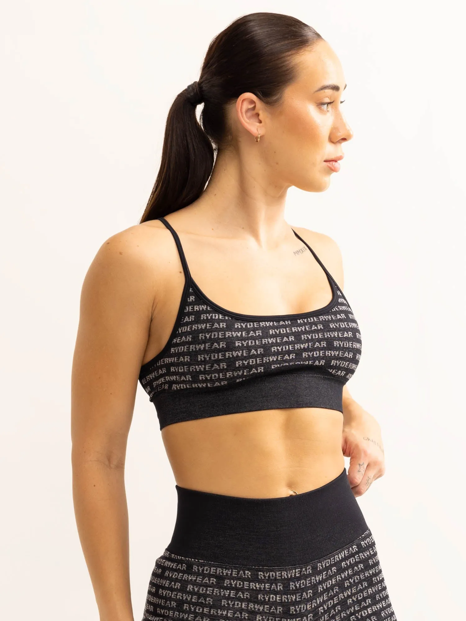 Logo Lux Seamless Sports Bra - Black racerback