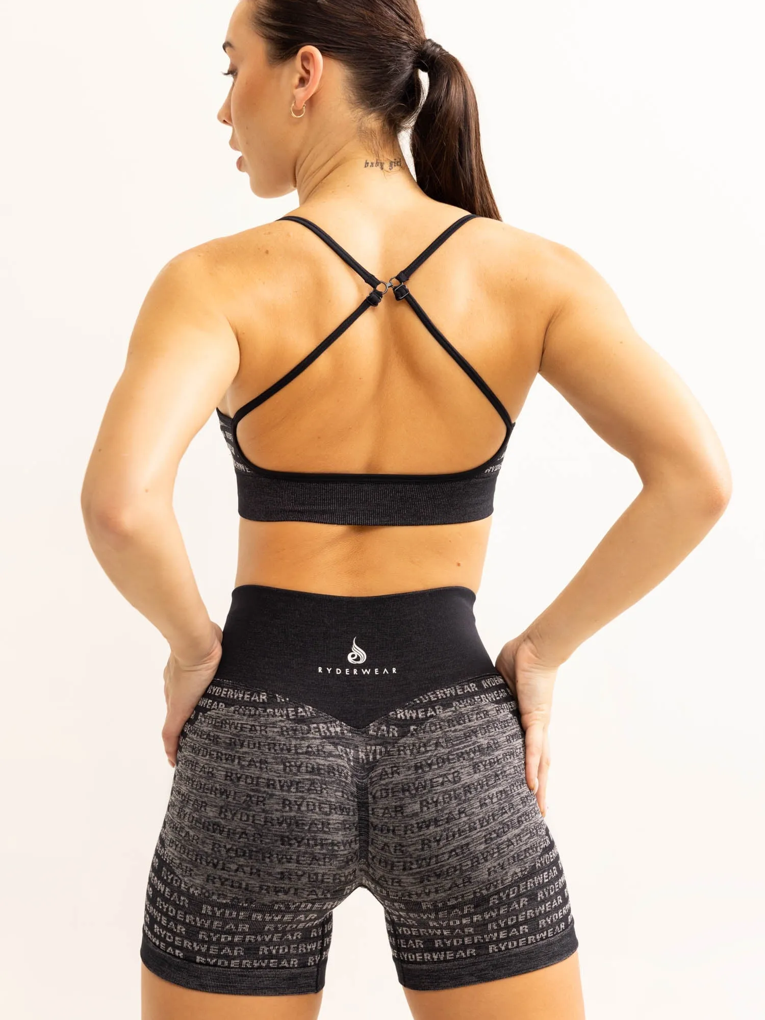 Comfortable Support Breathable fabric Logo Lux Seamless Sports Bra - Black