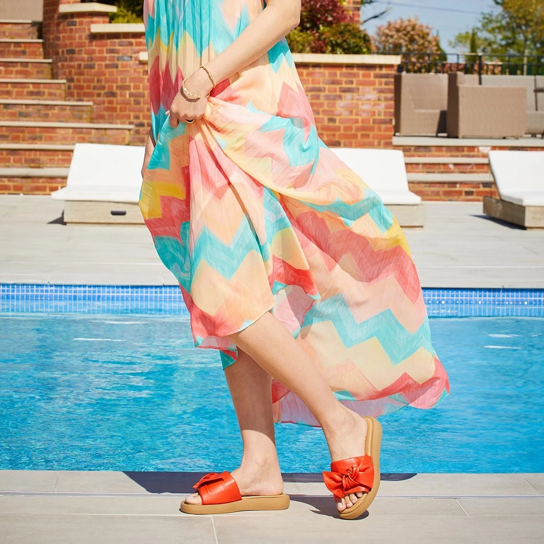 Functional Design Non-Slip Shoes Bailey: Coral Red Leather