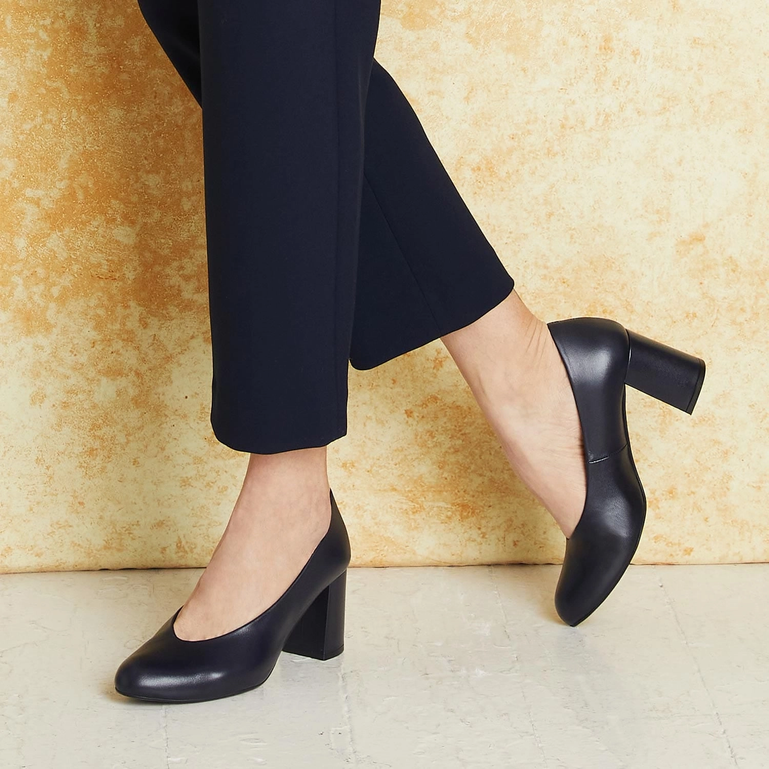 City Life Mia: Navy Leather