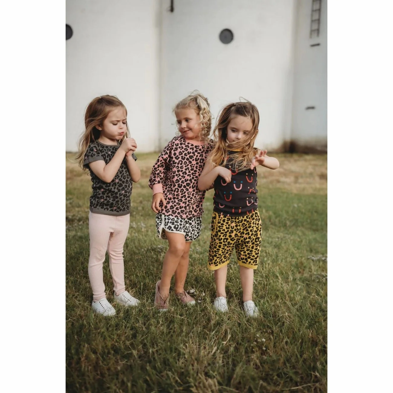 Petite Hailey Girl's Ami Leggings - Pink Relaxed - Fit Gradient colored children's wear