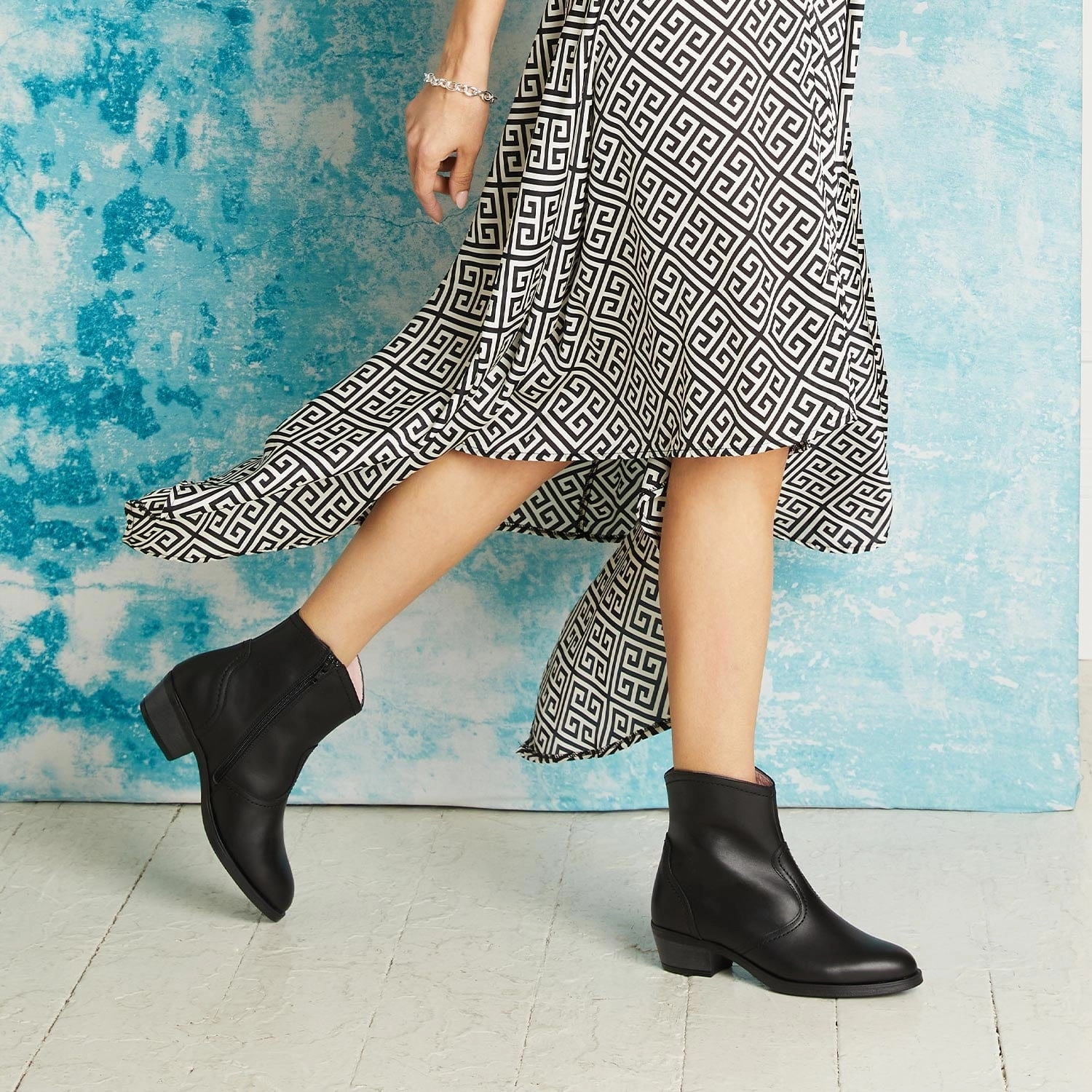 Feather Light Cold Climate Montana: Black Leather