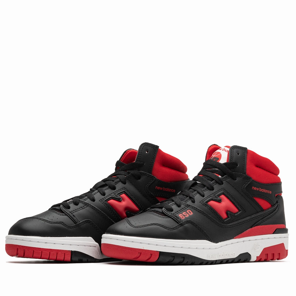 New Balance 650R - Black/Red Event Lane Relax Moment