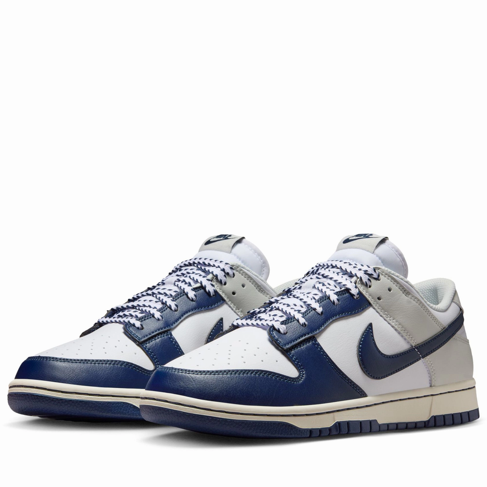 Nike Dunk Low Retro - White/Midnight Navy Sole Free