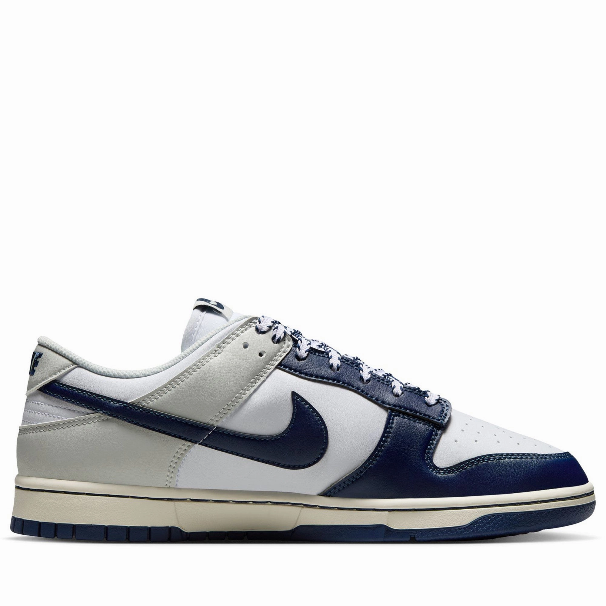 Resort Style Long Path Nike Dunk Low Retro - White/Midnight Navy