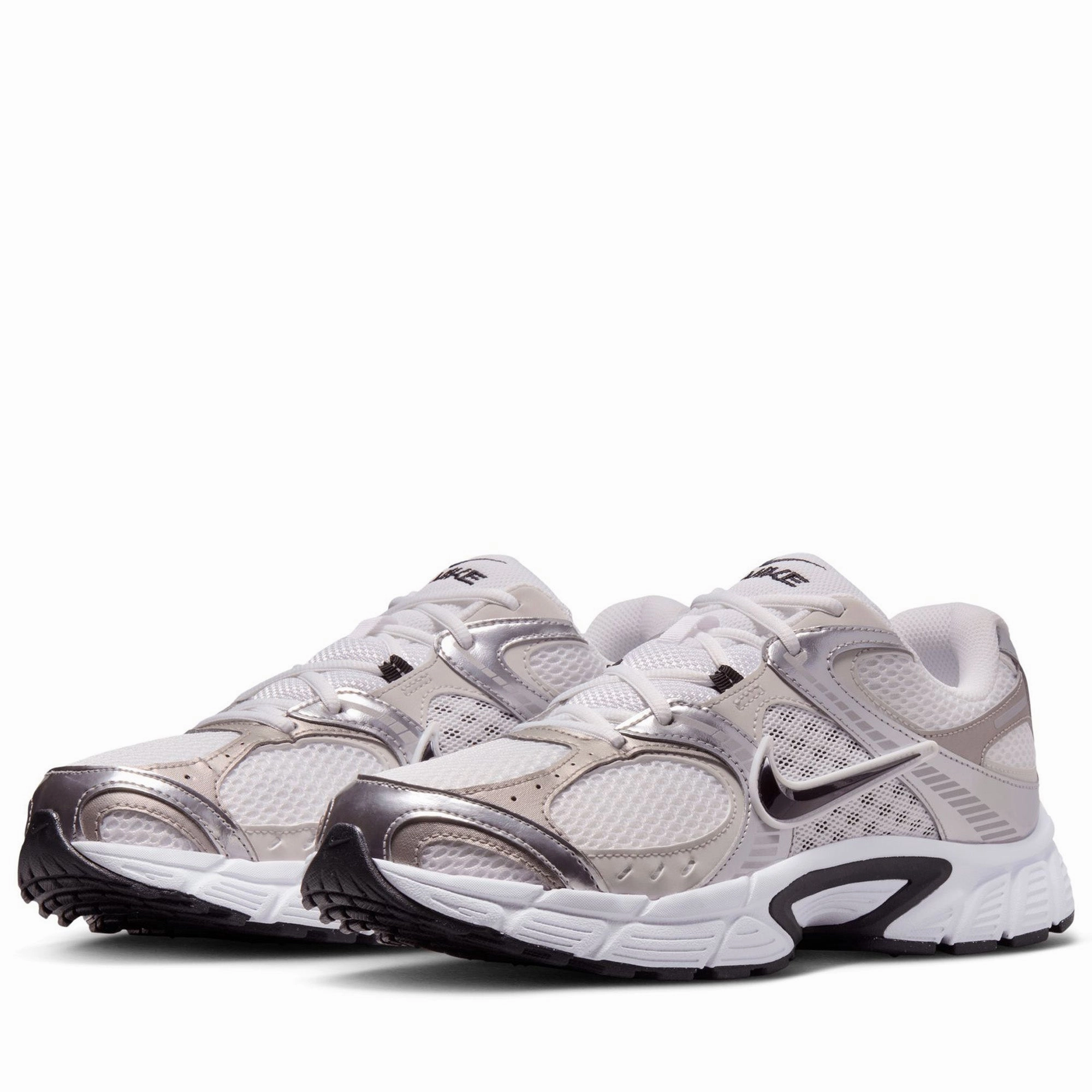 Nike V5 RNR - White/Black Flower Walk Modern Fit