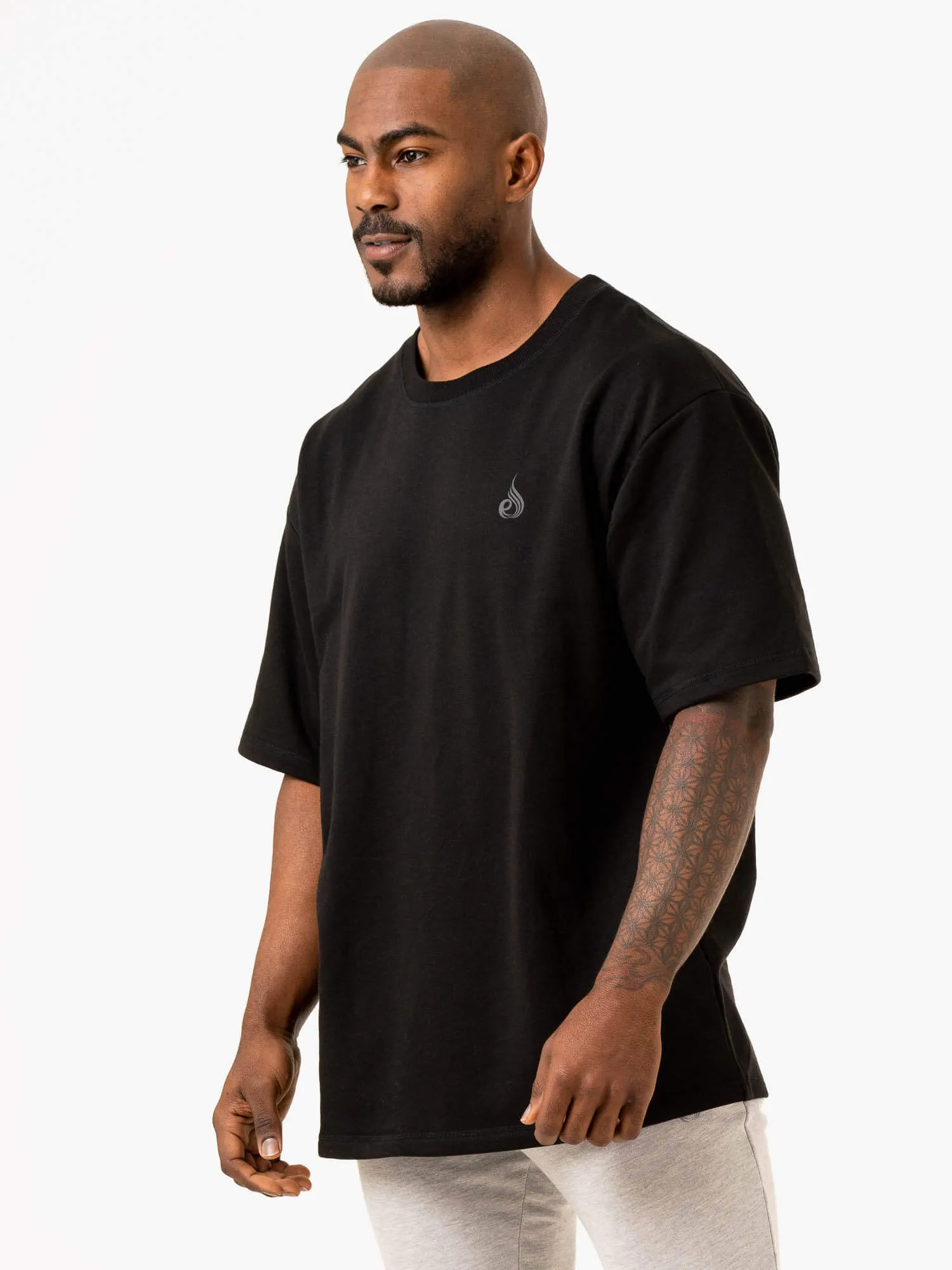 No Cling Throwback Oversized Fleece T-Shirt - Black Quick-Dry Fabric