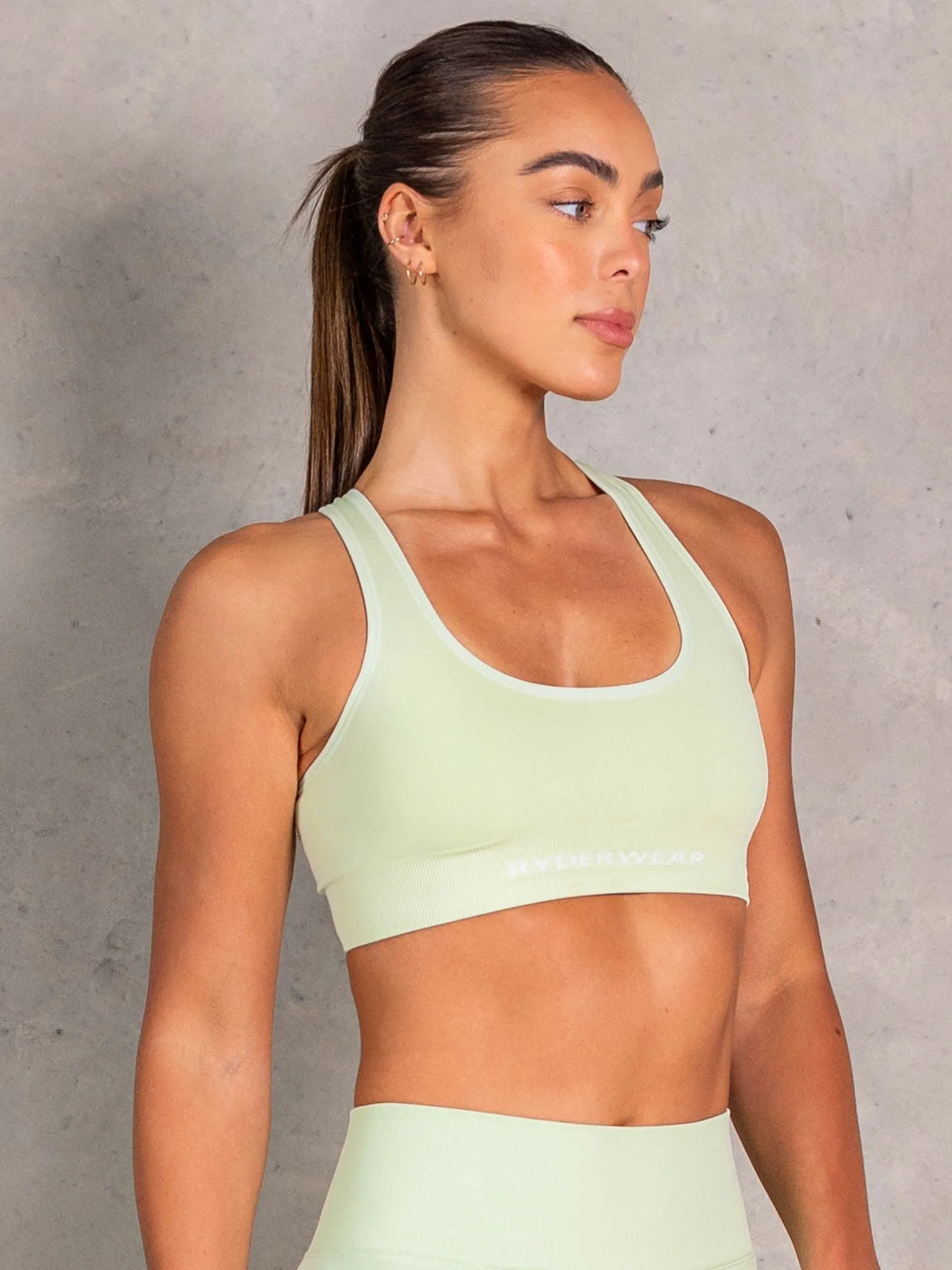 NRG Seamless Scoop Neck Sports Bra - Matcha High Density Weave
