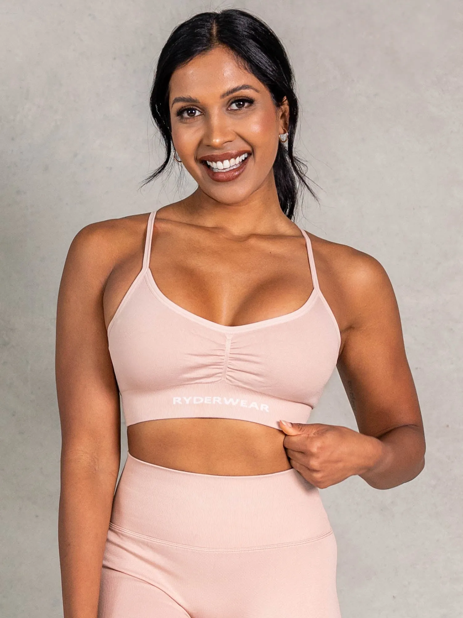 NRG Seamless Sports Bra - Biscotti Snag Proof Weave