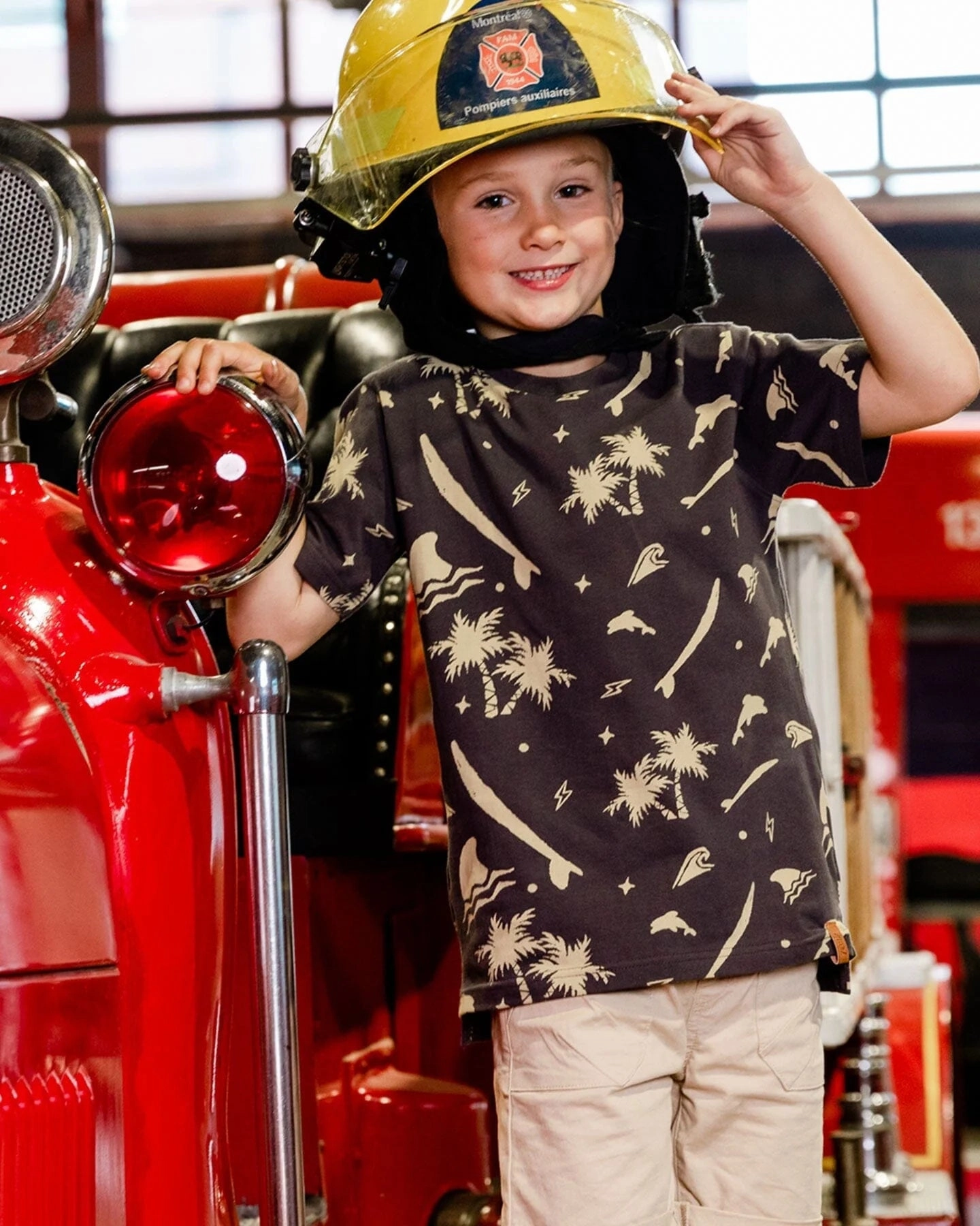 Eye - Catching Organic Jersey T-Shirt - Dark Grey Surf