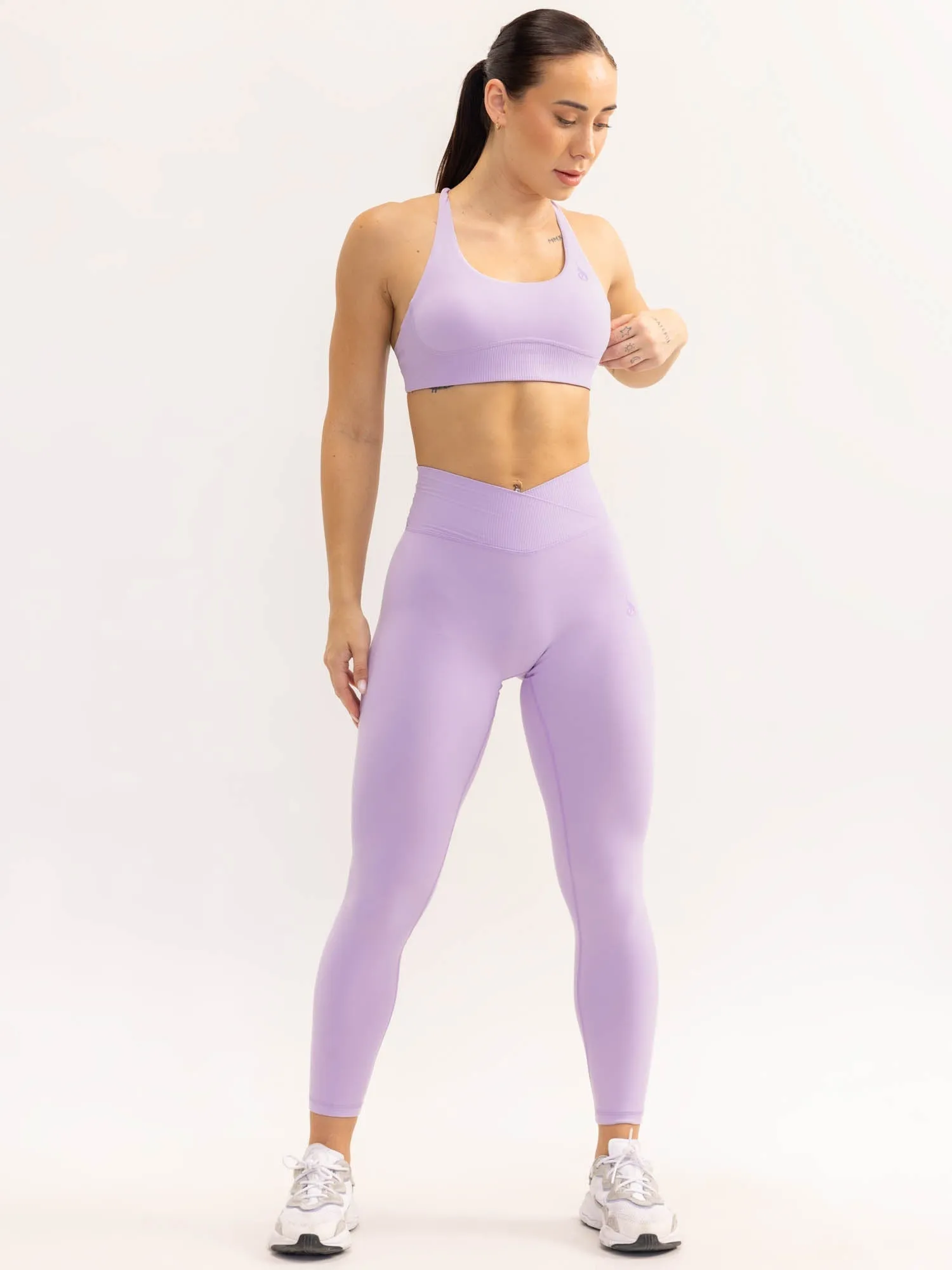 Activate Scoop Neck Sports Bra - Lavender Long fit