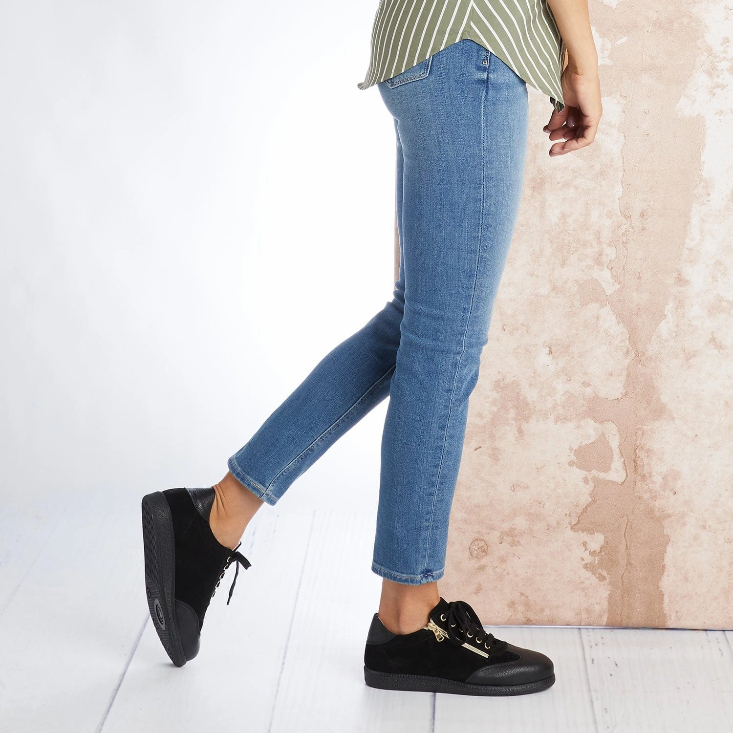 Pixie: Black Leather & Suede Durable Upper Material Boost Power